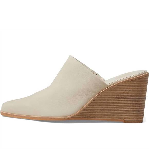 DOLCE VITA Shoes - NEW DOLCE VITA beema leather wedge in sand